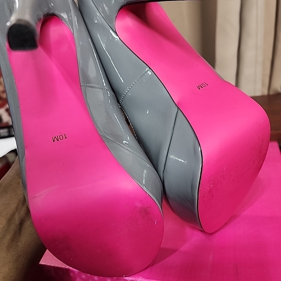 Shoe Dazzle Pink Bottom Stilleto Heels. Size 10M - Picture 6 of 6
